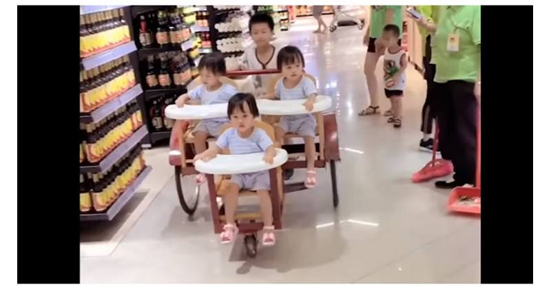 Chinese father triplet stroller design (two plus one)