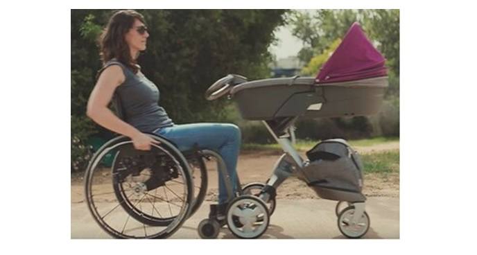 Easy stroll wheelchair attachment using rack